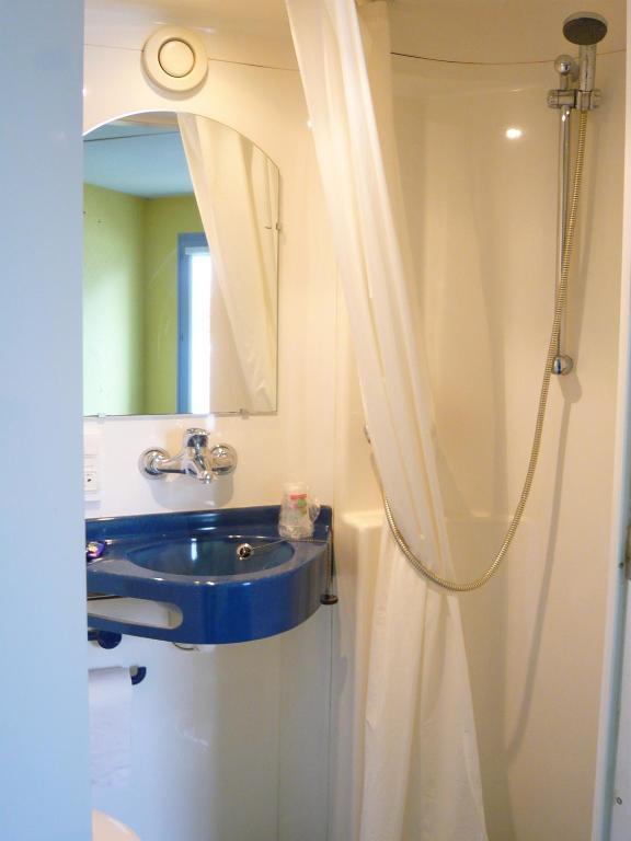 Fasthotel Geneve Gex Room photo